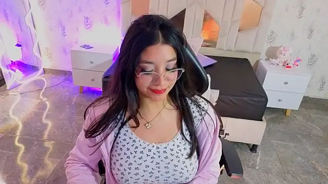 MARIANA_TAY1 Adlı Modelin Canlı XXX Sohbeti