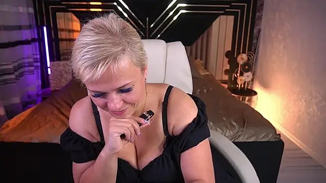 CrystalVibe Chat XXX in diretta