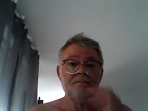 oura Adlı Modelin Canlı XXX Sohbeti