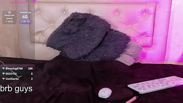 Kim_Adrien – Naživo XXX chat