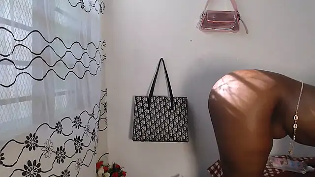 Barbianaa671's Live XXX Chat