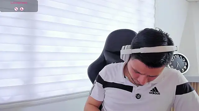 Онлайн чат XXX Rick_Adams
