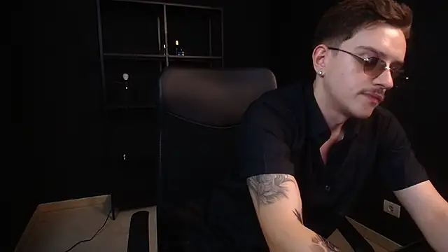 Czat XXX na żywo – FelixStarkk