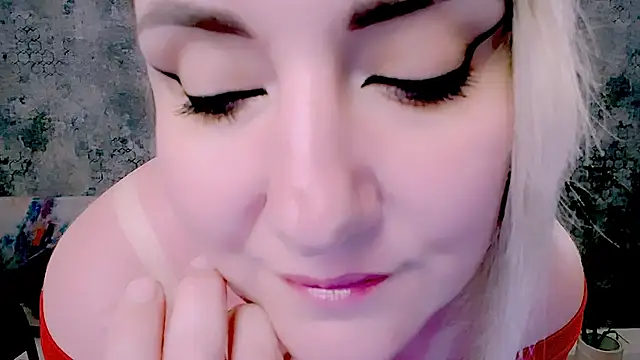 Djullia 라이브 XXX 채팅