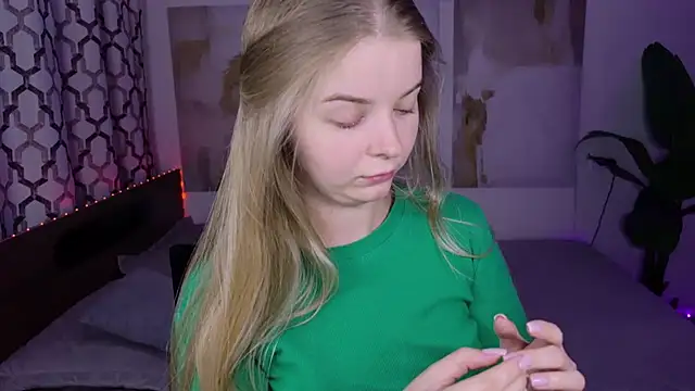 SirenaDoll's Live XXX Chat