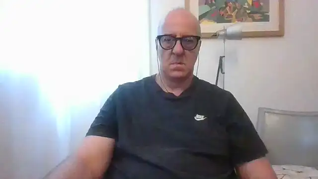 ANONIMO7735's Live XXX Chat