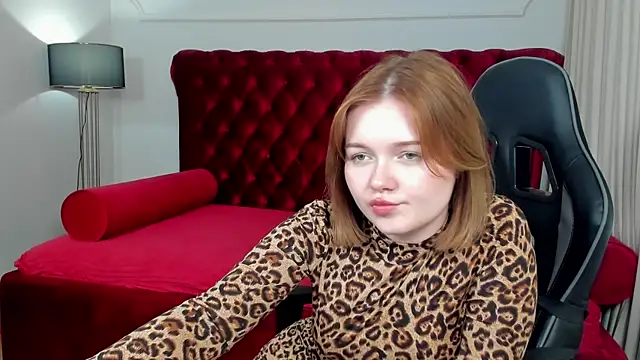 Chatroom XXX en direct de ElinaVale