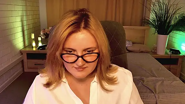 KathyBriggs Chat XXX in diretta