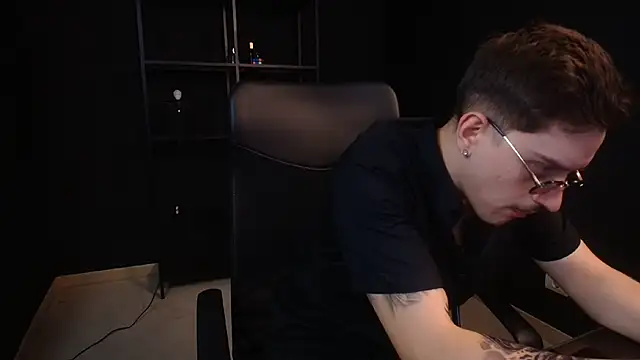 Czat XXX na żywo – FelixStarkk