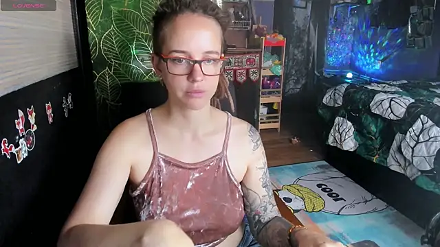Czat XXX na żywo – LisaFoxy_y