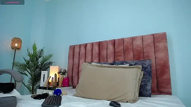 XXX chat uživo modela nana_levy