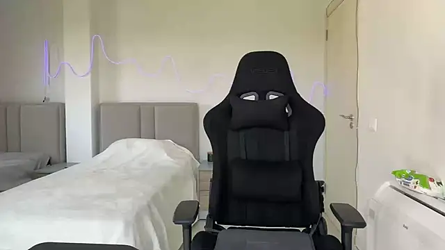 PrincesSsLilu's Live XXX Chat