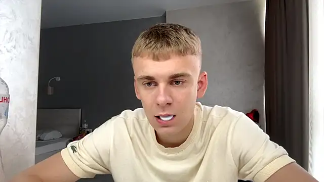 SoloFury Live XXX Chat