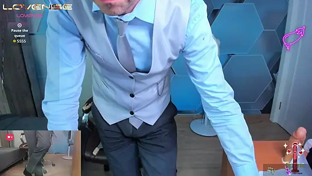 XXX chat uživo modela SteveTiger