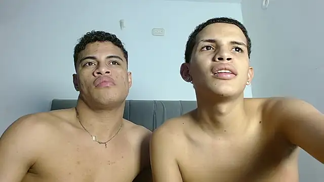 צ'אט XXX בשידור חי של Jose_And_Daniel
