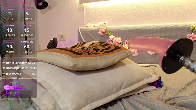 MilkMeSoftly Live XXX-Chat