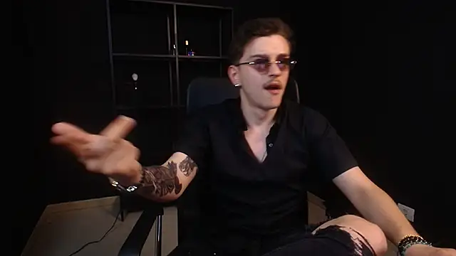 FelixStarkk's Live XXX Chat