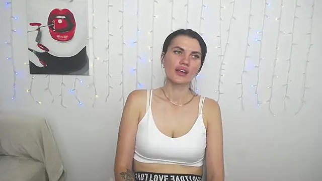 MilaLoona Live XXX Chat