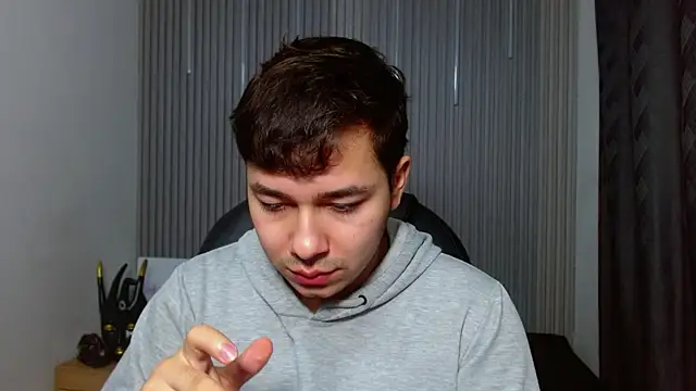 Julian_Smith21 webkamerás műsora