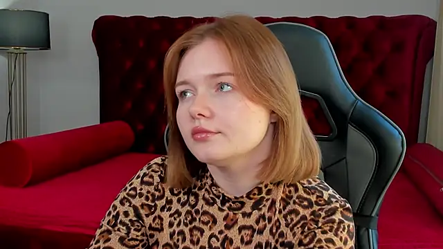 Онлайн чат XXX ElinaVale