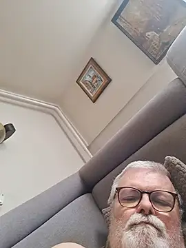 petvarad XXX чат на живо