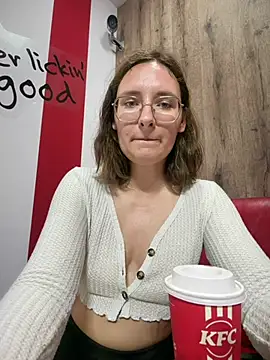 The_Snowwhitee's Live XXX Chat