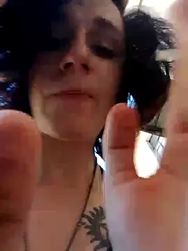XXX chat uživo modela MickeQuinee