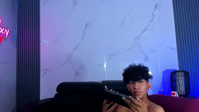 Kleyn_black's Live XXX Chat