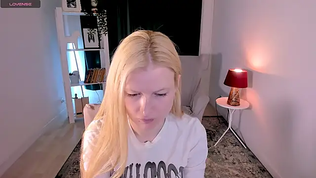 Laly_Peach: απευθείας συνομιλία ΧΧΧ