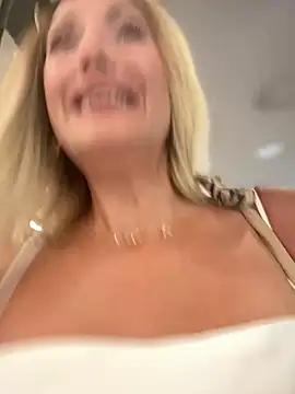 adya-aly Live XXX-chat