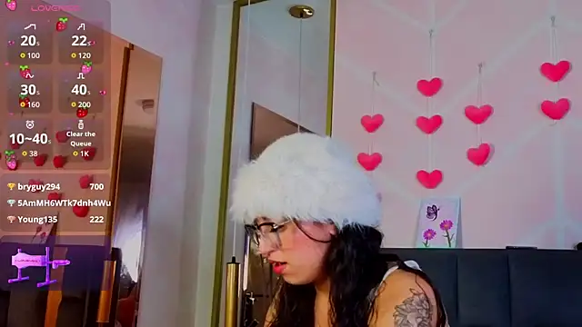 Chat +18 de MadyJackson ao vivo