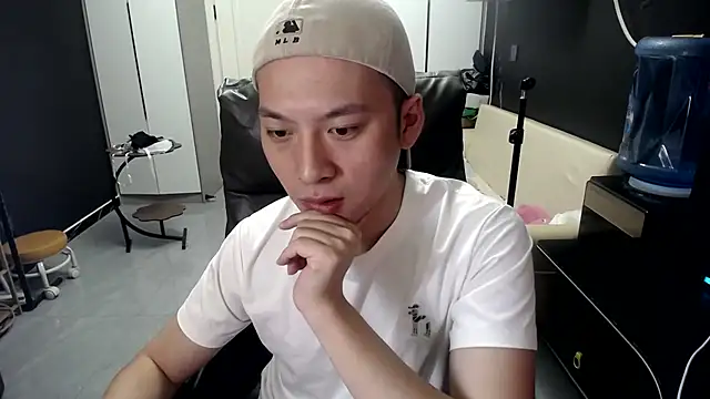 yichen008 Chat XXX in diretta