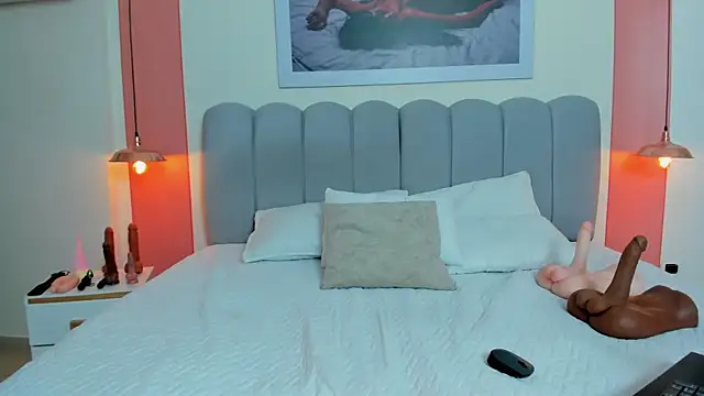 EmmaBoyd Adlı Modelin Canlı XXX Sohbeti