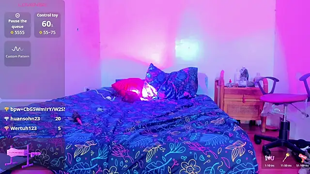 bayolet_ élő XXX-chatje