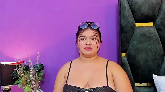 MaluJensen Adlı Modelin Canlı XXX Sohbeti