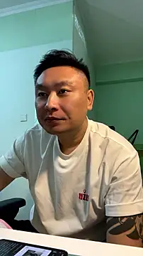 mrcake666 即時 XXX 聊天