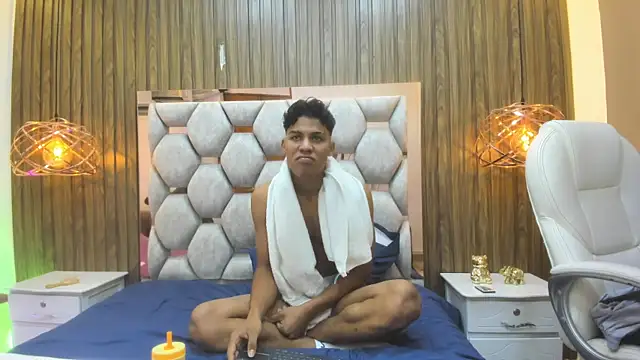 Chatroom XXX en direct de Colby_driscoll
