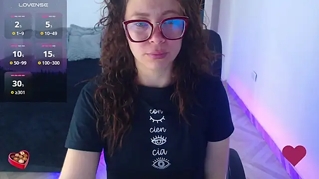SharonR1's Live XXX Chat