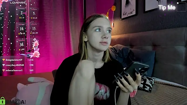 XXX chat uživo modela Lesi_Moonie01