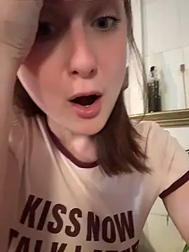 Dina_Tease Pertunjukan Webcam