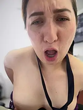 suzy-111 élő XXX-chatje