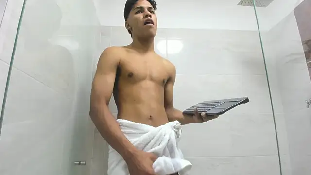 XXX chat uživo modela Colby_driscoll