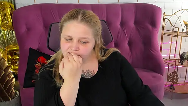SladaDell live XXX chat