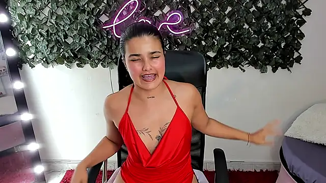 DestinyHills – Naživo XXX chat