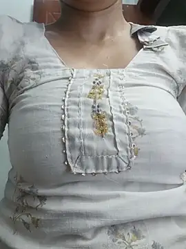 צ'אט XXX בשידור חי של PUNAM456