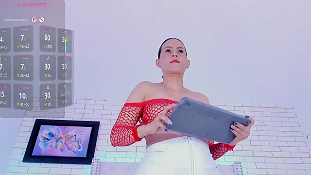 Онлайн чат XXX Coco_Balenciaga_