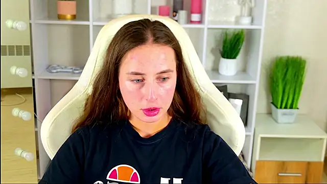 NadinnL – Naživo XXX chat