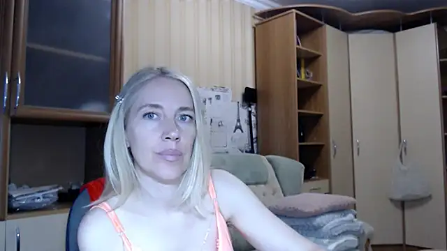 XXX chat uživo modela Javelinka