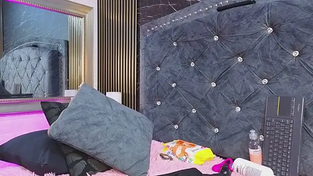XXX chat uživo modela AlexandraNoxx