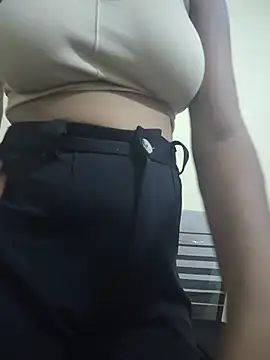 Chat XXX ao vivo de RAGNI-Love
